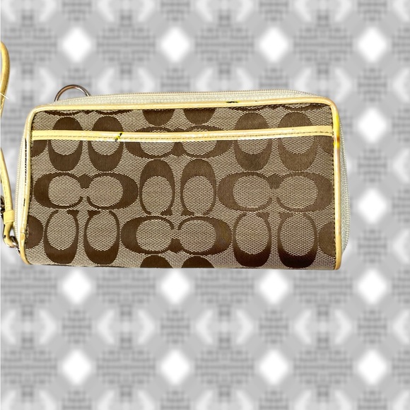 Coach F17092 Soho Ivory & Gold Leather 3 Pocket Bag. Wallet Free W $70 Min Order - Picture 15 of 16